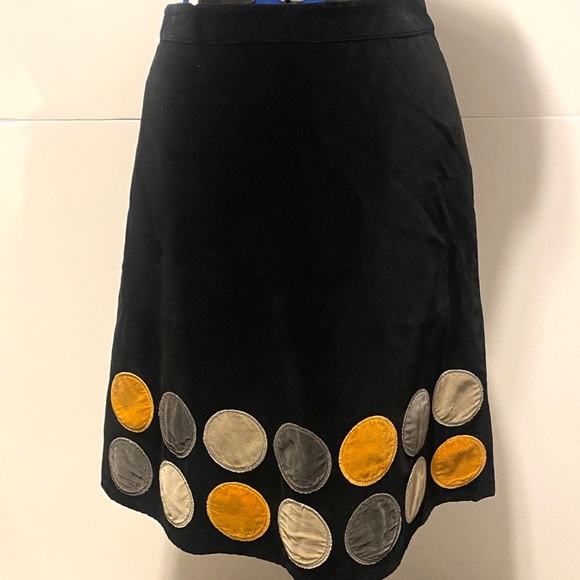 Boden Dresses & Skirts - BODEN VELVET BLACK SKIRT SIZE 10R